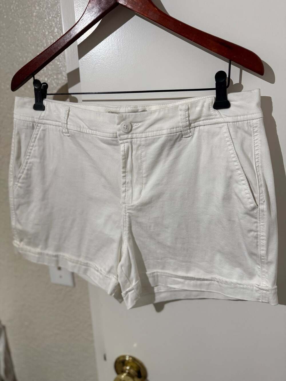 Liverpool Los Angeles White Cuffed Denim Shorts Size 12/31 - Picture 9 of 9